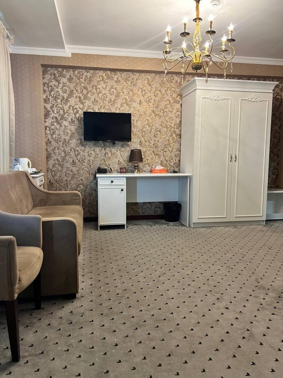 Orzu Hotel Наманган Екстер'єр фото