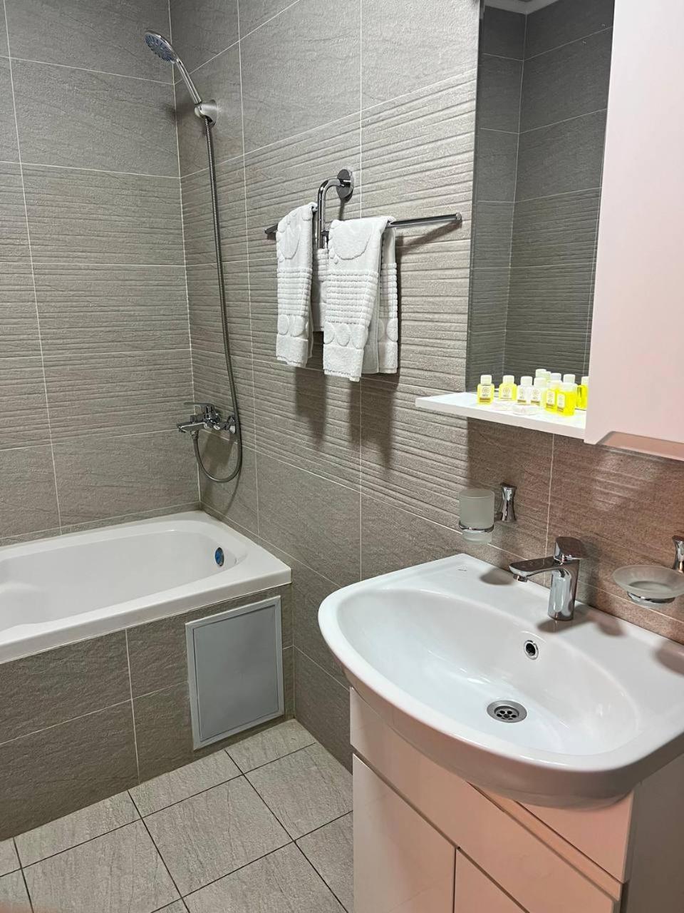 Orzu Hotel Наманган Екстер'єр фото