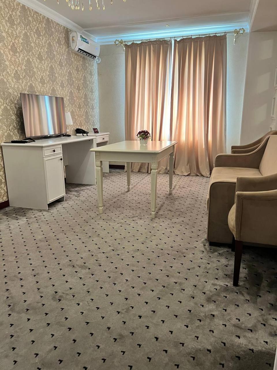 Orzu Hotel Наманган Екстер'єр фото
