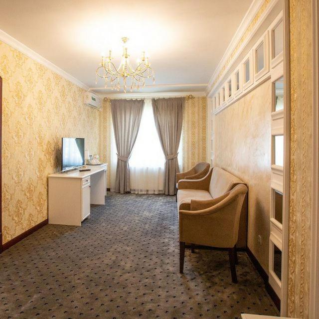 Orzu Hotel Наманган Екстер'єр фото